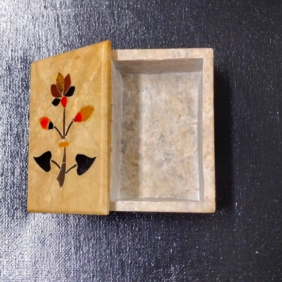 Vtg. Soapstone inlay carved primitive trinket boho box - Picture 2 of 4